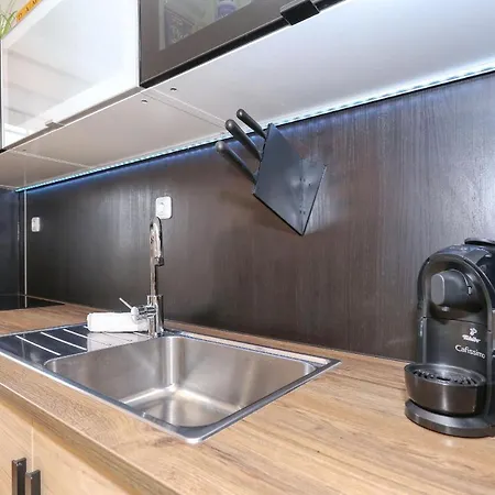 3 Zaton Modern Und Stilvoll Eingerichtet In Strandnaehe Apartment *