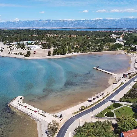 3 Zaton Modern Und Stilvoll Eingerichtet In Strandnaehe