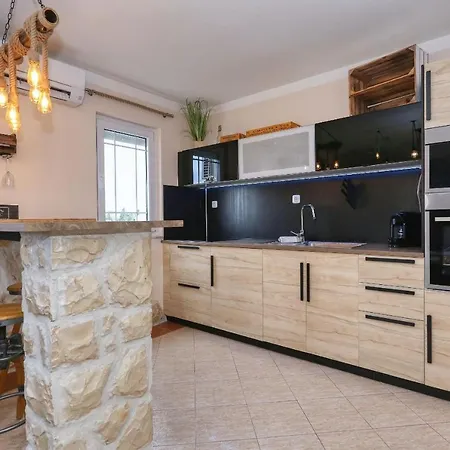 Apartment 3 Zaton Modern Und Stilvoll Eingerichtet In Strandnaehe
